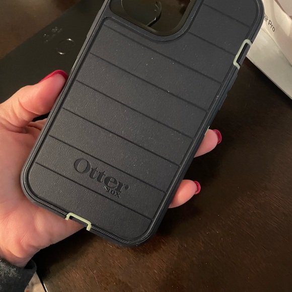 OtterBox Defender Pro - Picture 2 of 3